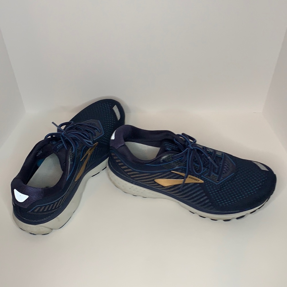 Brooks Ghost 12, men’s size 10.5 extra wide